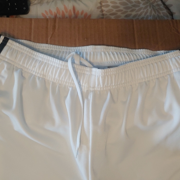 Adidas Shorts Men's BRAND NEW - Picture 6 of 11
